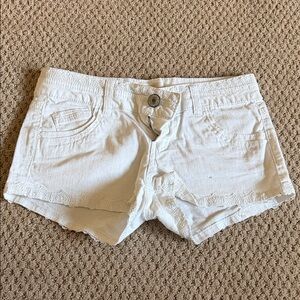 ‼️ White Denim Shorts ‼️